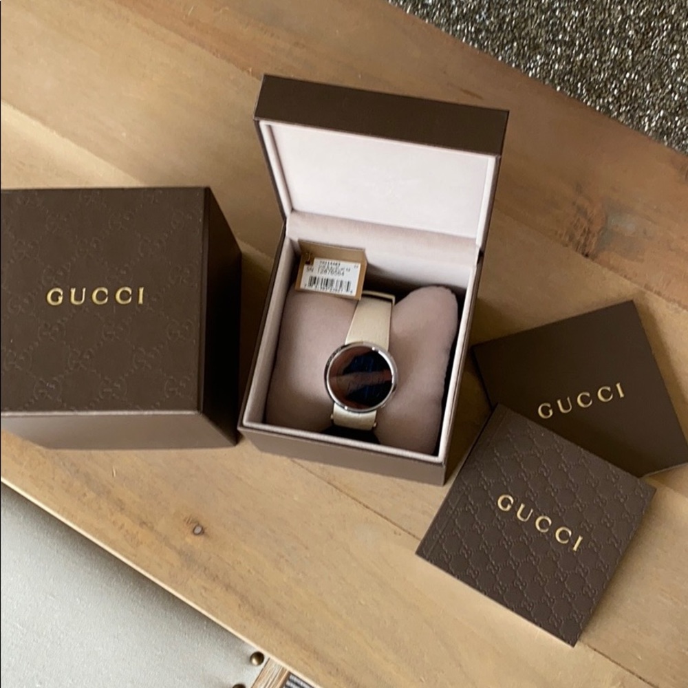 Gucci digital watch from the I-Gucci Collection